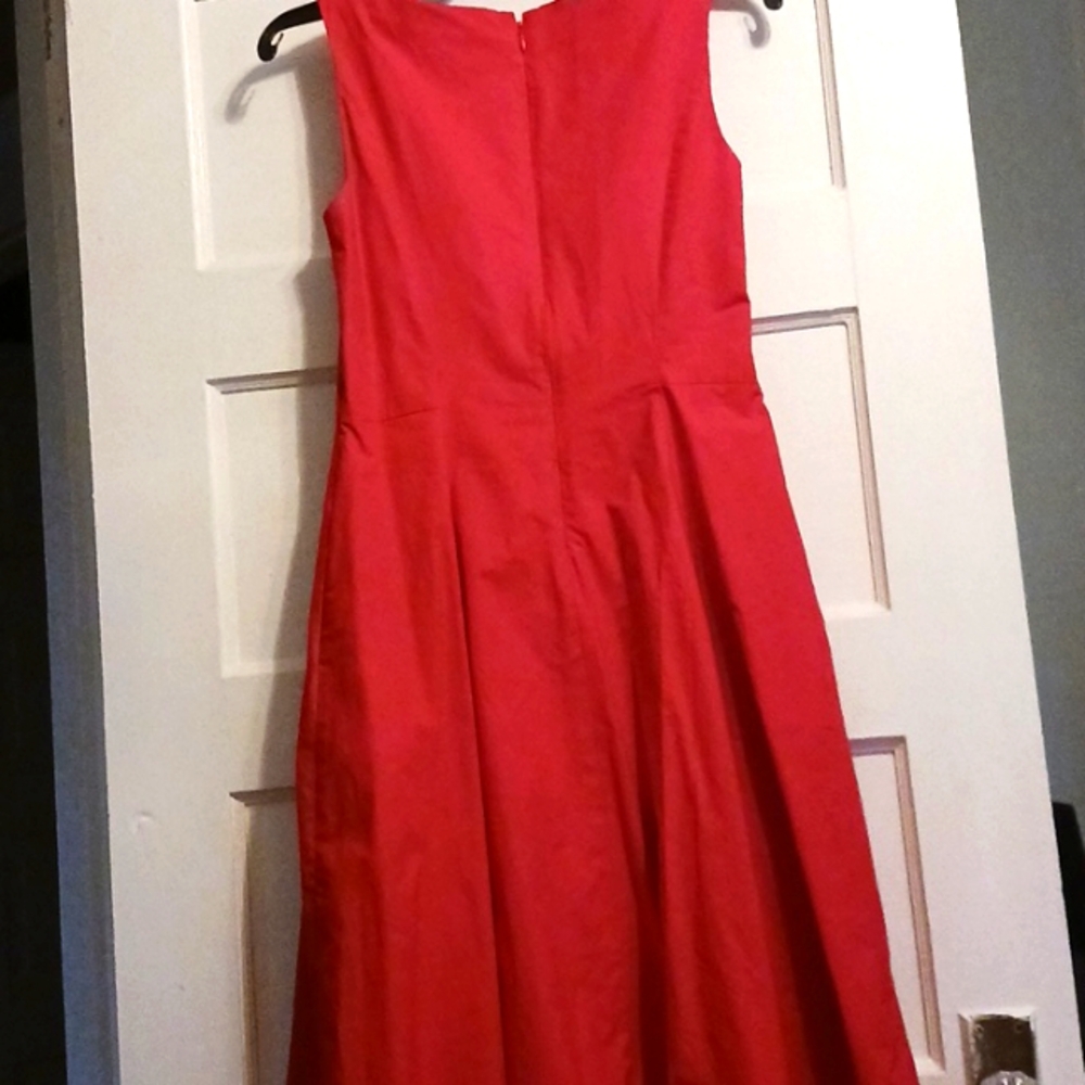Red Sleeveless Knee Length Dress - Picture 3 of 4